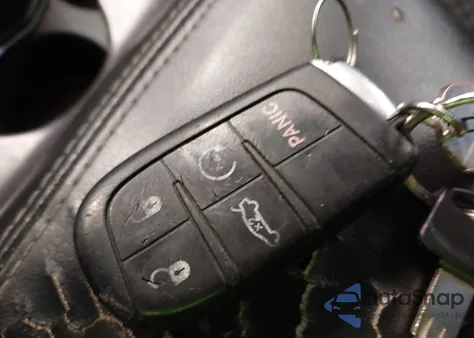 2017 Dodge Challenger R/T z USA, uszkodzony, nr VIN 2C3CDZBTXHH658739